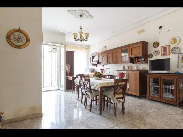 Appartamenti in Vendita - Appartamento ampio e luminoso in zona residenziale