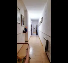 Appartamenti in Vendita - Ampio appartamento