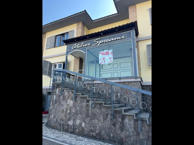 Appartamenti in Vendita - Affitto locale commerciale, zona mi svago