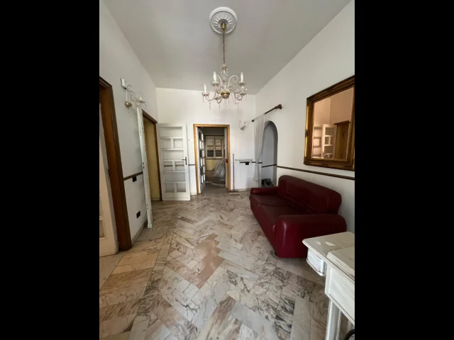 Appartamenti in Vendita - Affitto locale commerciale, zona mi svago