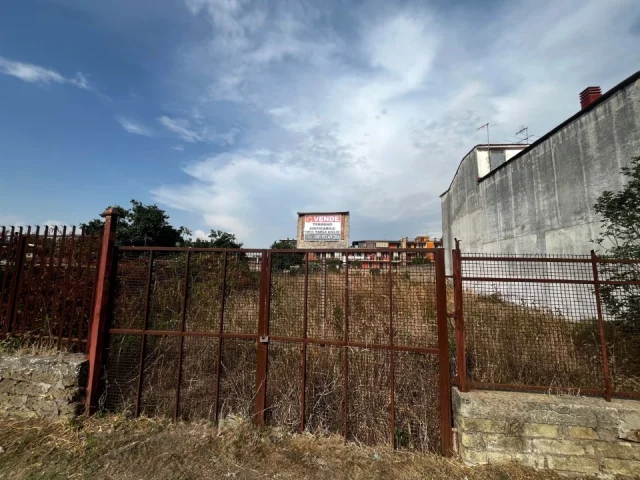 Appartamenti in Vendita - Terreno edificabile zona saggese