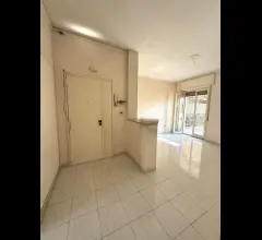 Appartamenti in Vendita - Appartamento con  ampio terrazzo in vendita