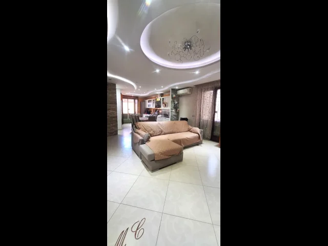Appartamenti in Vendita - Appartamento con terrazzo e  box auto