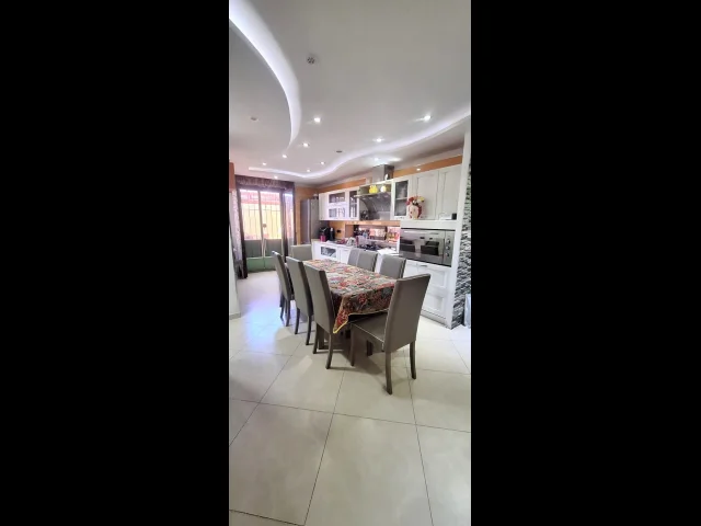 Appartamenti in Vendita - Appartamento con terrazzo e  box auto