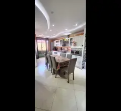 Appartamenti in Vendita - Appartamento con terrazzo e  box auto
