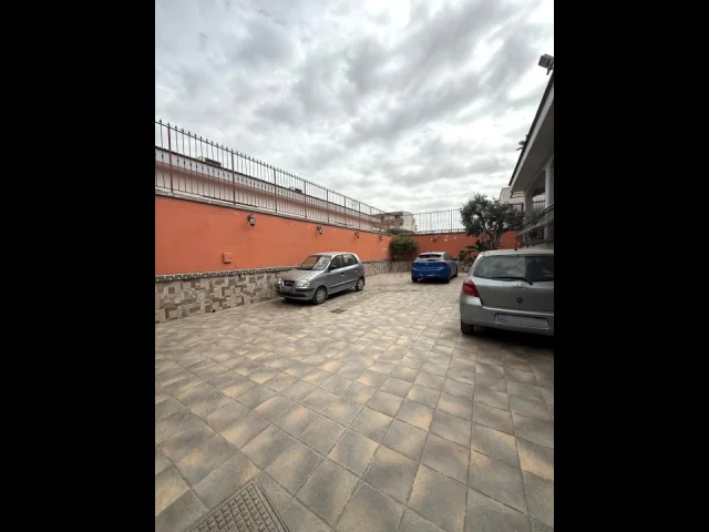 Appartamenti in Vendita - Elegante villa in vendita a casoria  -  via tevere