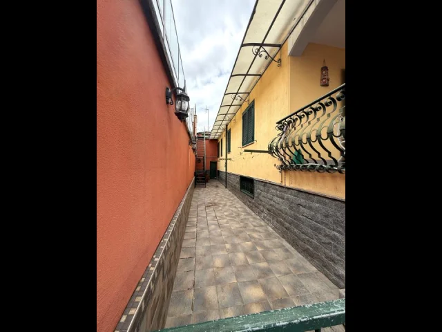 Appartamenti in Vendita - Elegante villa in vendita a casoria  -  via tevere