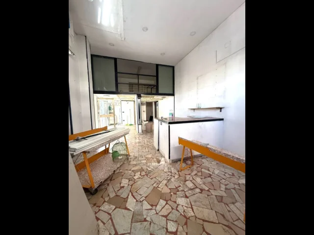 Appartamenti in Vendita - Casoria, via nazario sauro, locale in affitto