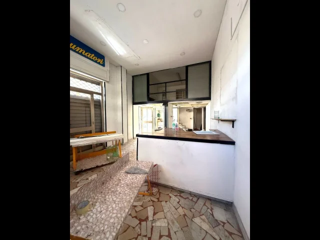 Appartamenti in Vendita - Casoria, via nazario sauro, locale in affitto