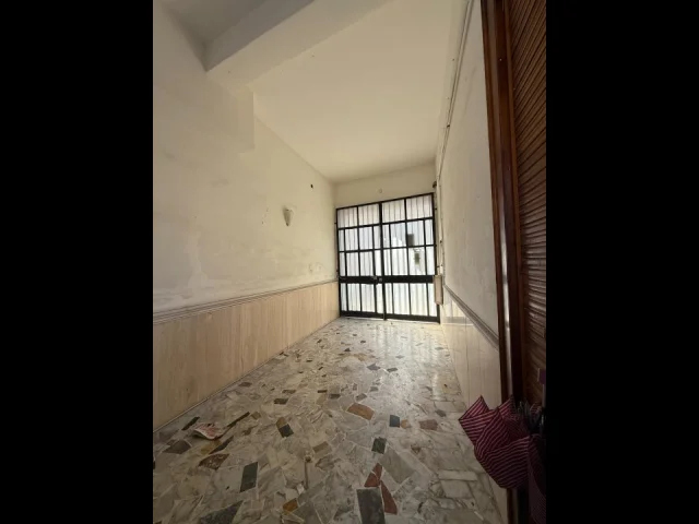 Palazzo con 2 appartamenti