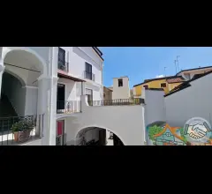 Appartamenti in Vendita - Ampio trilocale con terrazzo