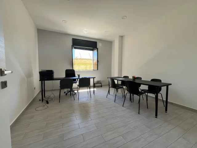 Ufficio completamente ristrutturato, pronto all'uso