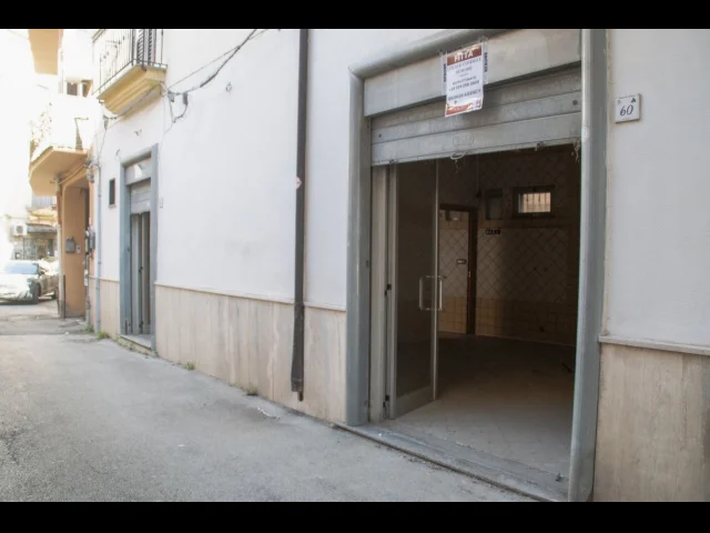 Appartamenti in Vendita - Acerra, locale commerciale centro