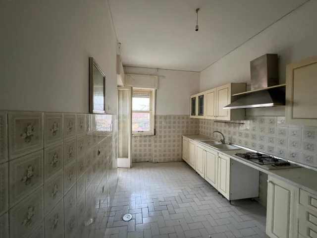 Appartamenti in Vendita - Acerra, ampio quadrilocale in vendita