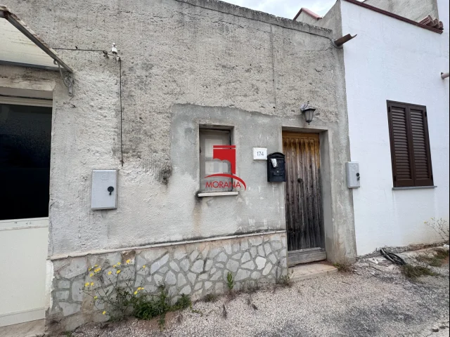 Appartamenti in Vendita - Casa indipendente zona pietretagliate
