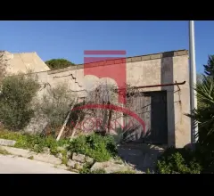 Appartamenti in Vendita - Fabbricato rurale da ristrutturare su terreno edificabile