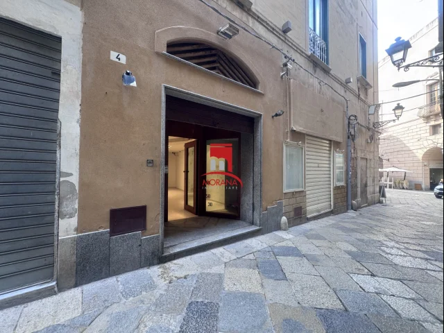 Appartamenti in Vendita - Locale commerciale zona centro storico trapani