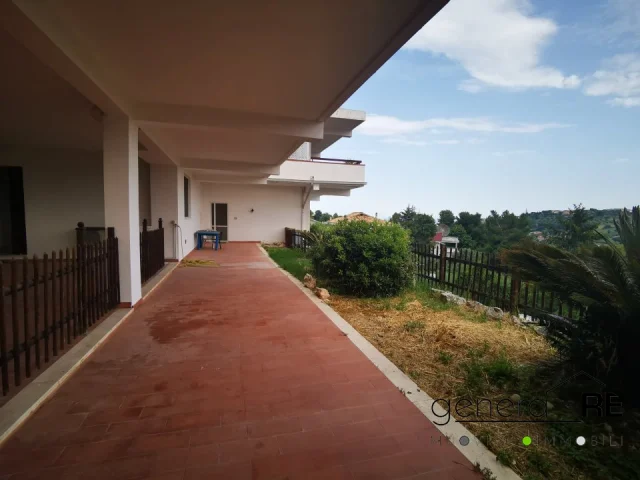 Appartamenti in Vendita - Appartamento in villa plurifamiliare