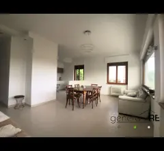 Appartamenti in Vendita - Appartamento in villa plurifamiliare