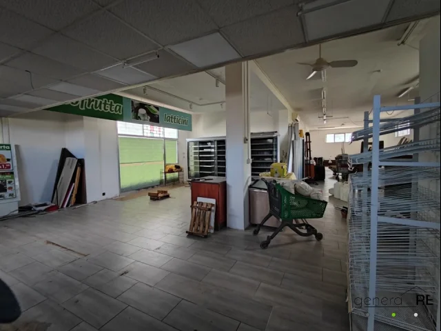 Appartamenti in Vendita - Commerciale