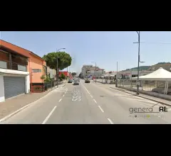 Capannone commerciale centralissimo