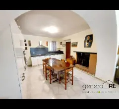 Appartamenti in Vendita - Vendesi casale con terreno giuliano teatino (ch)