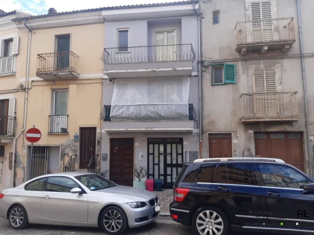 Vendesi negozio e magazzino tocco da casauria (pescara)