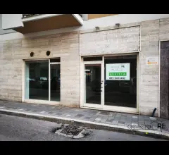 Appartamenti in Vendita - Locale commerciale