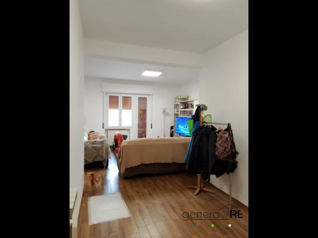Appartamenti in Vendita - Ampio trilocale