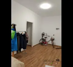 Appartamenti in Vendita - Ampio trilocale