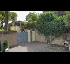 Pescara zona pineta/salita rex ampia villa con giardino e piscina privata