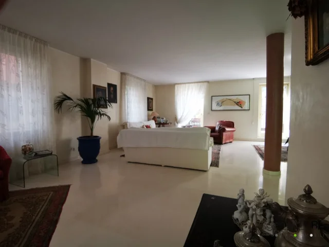 Appartamenti in Vendita - Vendesi villa unifamiliare zona viale r margherita pescara