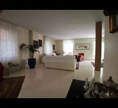 Appartamenti in Vendita - Vendesi villa unifamiliare zona viale r margherita pescara