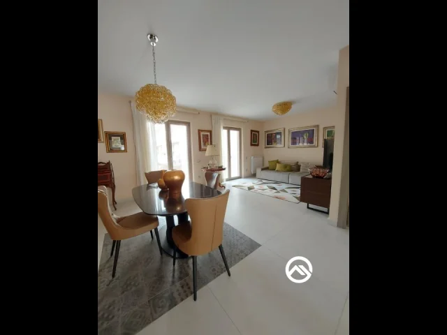 Appartamenti in Vendita - Prestigioso appartamento con terrazzo a livello