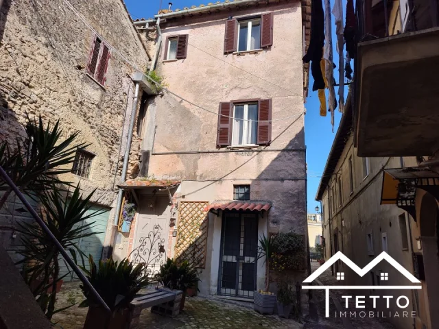 Appartamenti in Vendita - Appartamento cielo terra in centro storico