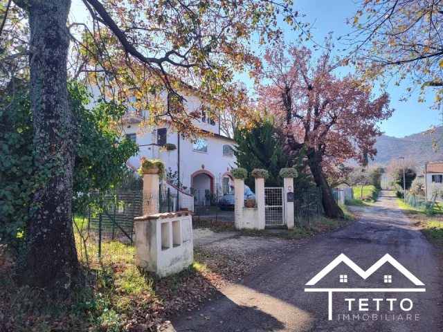 Villa unifamiliare con giardino