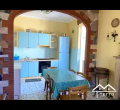 Appartamenti in Vendita - Palazzetto con terrazzo panoramicissimo e cantina