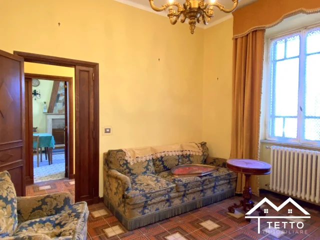 Appartamenti in Vendita - Palazzetto con terrazzo panoramicissimo e cantina