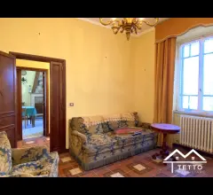 Appartamenti in Vendita - Palazzetto con terrazzo panoramicissimo e cantina
