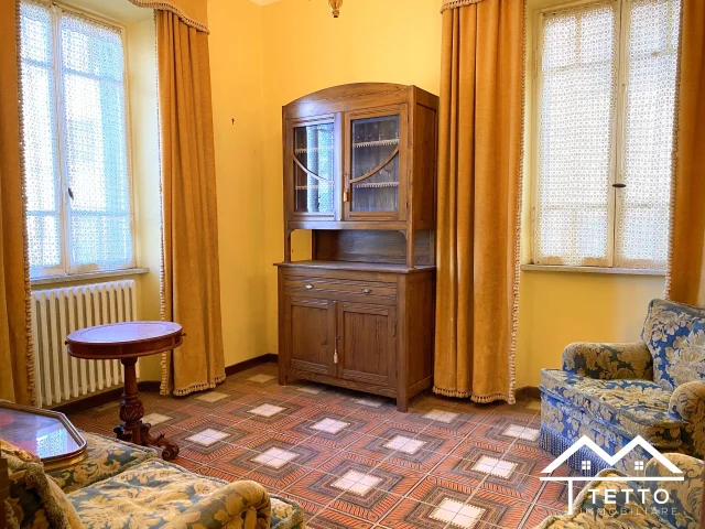 Appartamenti in Vendita - Palazzetto con terrazzo panoramicissimo e cantina