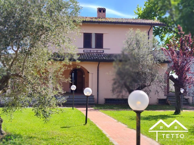 Villa indipendente con piscina e terreno