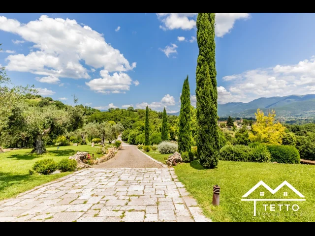 Appartamenti in Vendita - Villa indipendente di prestigio