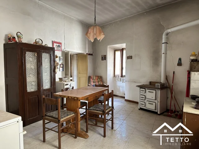 Appartamenti in Vendita - Appartamento su più livelli con terrazzo