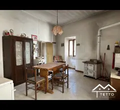 Appartamenti in Vendita - Appartamento su più livelli con terrazzo