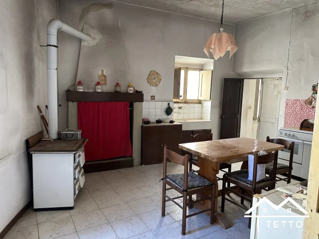 Appartamenti in Vendita - Appartamento su più livelli con terrazzo