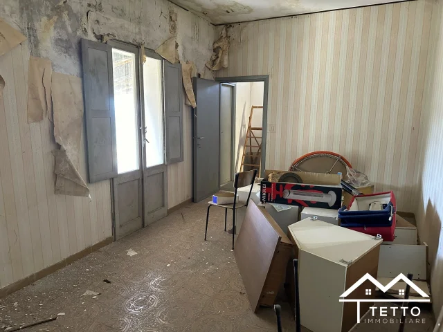 Appartamenti in Vendita - Appartamento su più livelli con terrazzo