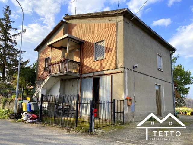 Casa indipendente con terreno
