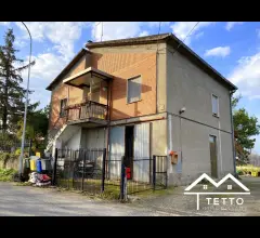 Casa indipendente con terreno