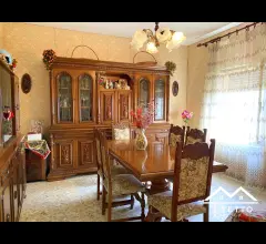 Appartamenti in Vendita - Casa indipendente con terreno