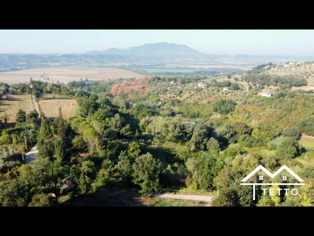 Forano - terreno agricolo di circa 1 ha con magazzino 26 mq